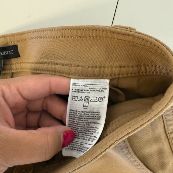 Banana Republic Slim Refined Stretch Cargo Pants Ankle Tan High Rise - Size 10 - Picture 8 of 11